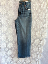 Load image into Gallery viewer, High Rise Crop Jeans