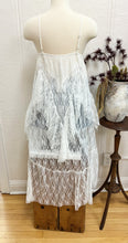 Load image into Gallery viewer, Lace Maxi Top