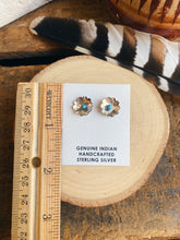 Load image into Gallery viewer, Solid Sterling Floral Native Made Earrings TC