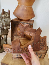 Load image into Gallery viewer, Tooled Western Wedge Heels