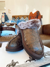Load image into Gallery viewer, Tooled Fur Lined Slippers