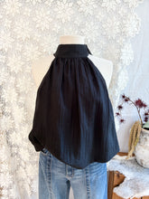 Load image into Gallery viewer, Bow Detail Halter Top