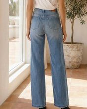 Load image into Gallery viewer, Medium Wash Seam Jeans
