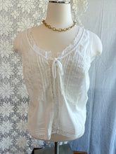 Load image into Gallery viewer, Dainty Lace Blouse