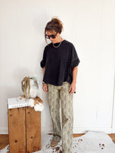 Load image into Gallery viewer, Mid Rise Snakeskin Pants