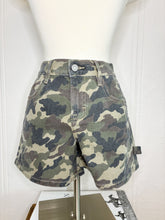 Load image into Gallery viewer, Camo Mid Rise Shorts