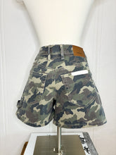 Load image into Gallery viewer, Camo Mid Rise Shorts