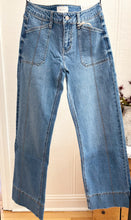Load image into Gallery viewer, Mid Rise Detailed Jeans