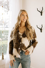 Load image into Gallery viewer, Patterned Button Cardigan