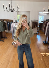 Load image into Gallery viewer, Striped Collar Blouse
