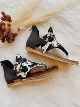 Load image into Gallery viewer, Cow Print Sandals