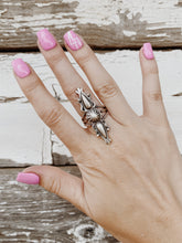 Load image into Gallery viewer, Sterling Silver Ring - Size 7.25 TC