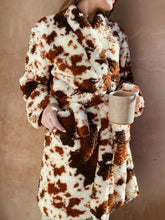 Load image into Gallery viewer, Cow Print Sherpa Robe
